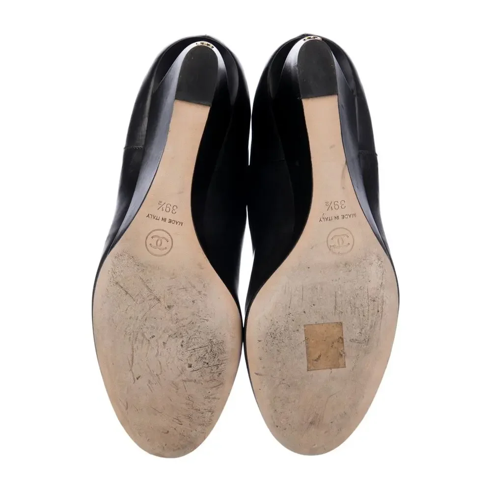 Chanel Interlocking CC Logo Black Leather Chelsea Boots 39 sz